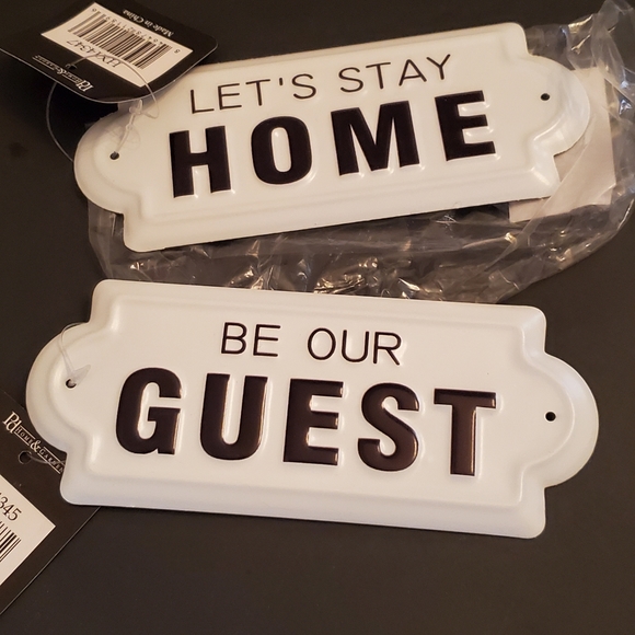 New Metal Signs 🎄 - Picture 1 of 1